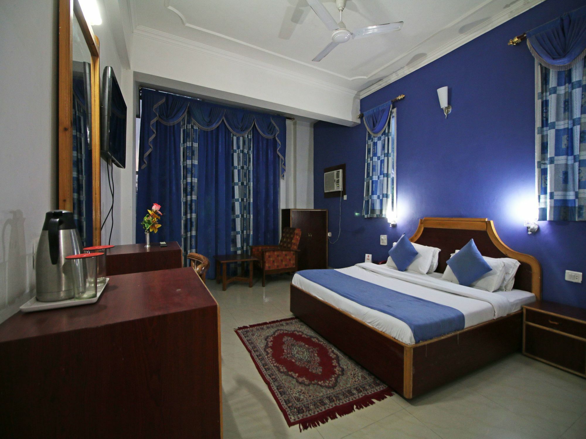 Oyo 5667 Katra Continental Hotell Eksteriør bilde
