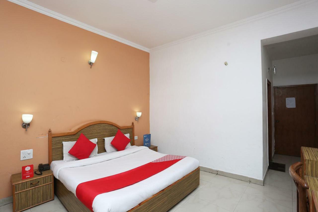 Oyo 5667 Katra Continental Hotell Eksteriør bilde